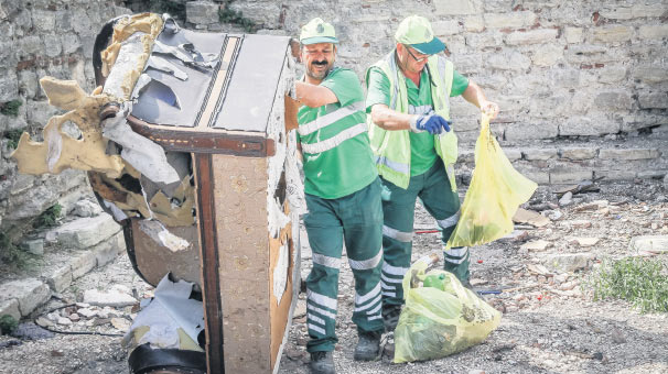 İstanbul’un Çöplüğe Dönen Tarihi Surları Sonunda Temizleniyor