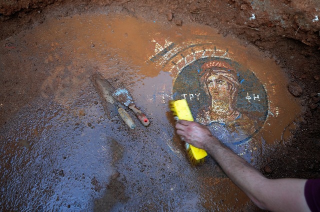 2015 Yılında Türkiye’den En Önemli 10 Arkeolojik Keşiflerinden olba antik kenti'nde bulunan mozaik
