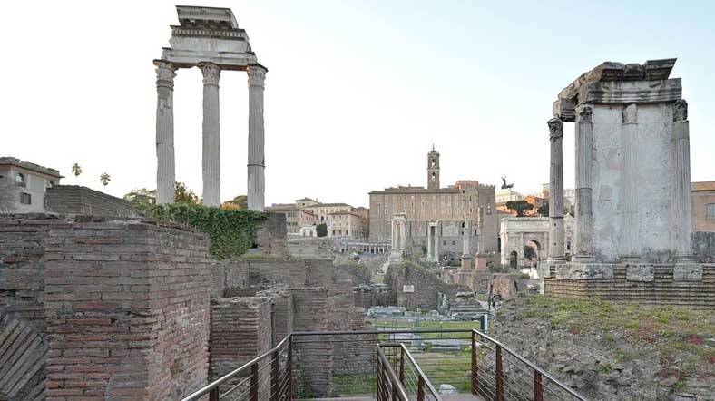 Roma Büyükelçiliği Türk Turistleri Tarihi Eserler Konusunda Uyardı