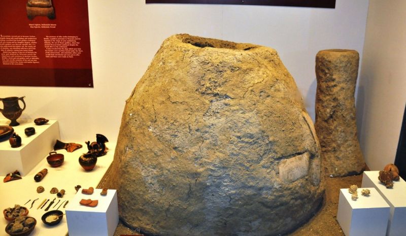 Heraion Teikhos Antik Kenti'nde bulunan 2000 yıllık ilaç fırını.