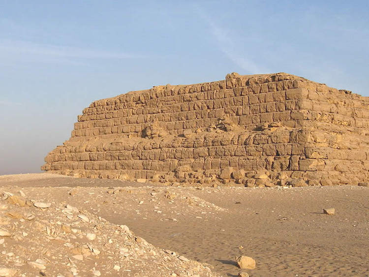 Devasa Mısır piramitlerinin yapım teknikleri