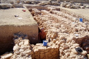Kıbrıs’ta Paphos Agora Kazısında Onlarca Buluntu Çıkarıldı