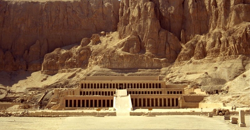 Mısır’ın İlk Kadın Firavunu Tarihten Silinmeye Çalışılmış