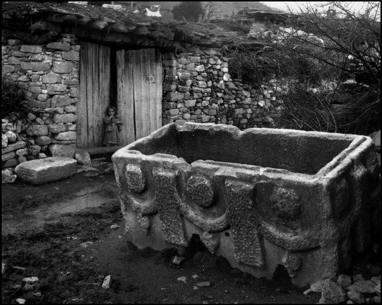 ara güler'in çektiği aphrodisias antik kenti fotoğrafları
