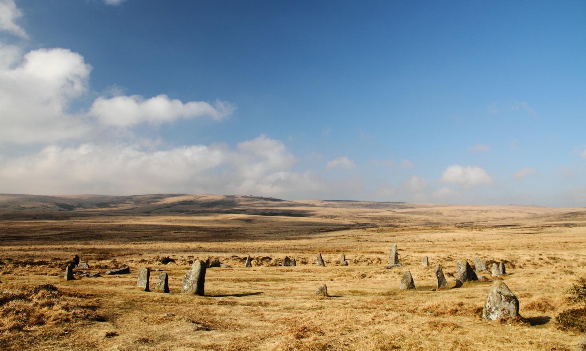Güney İngiltere’de 4.000 yıllık bir “taş çember” bulundu.