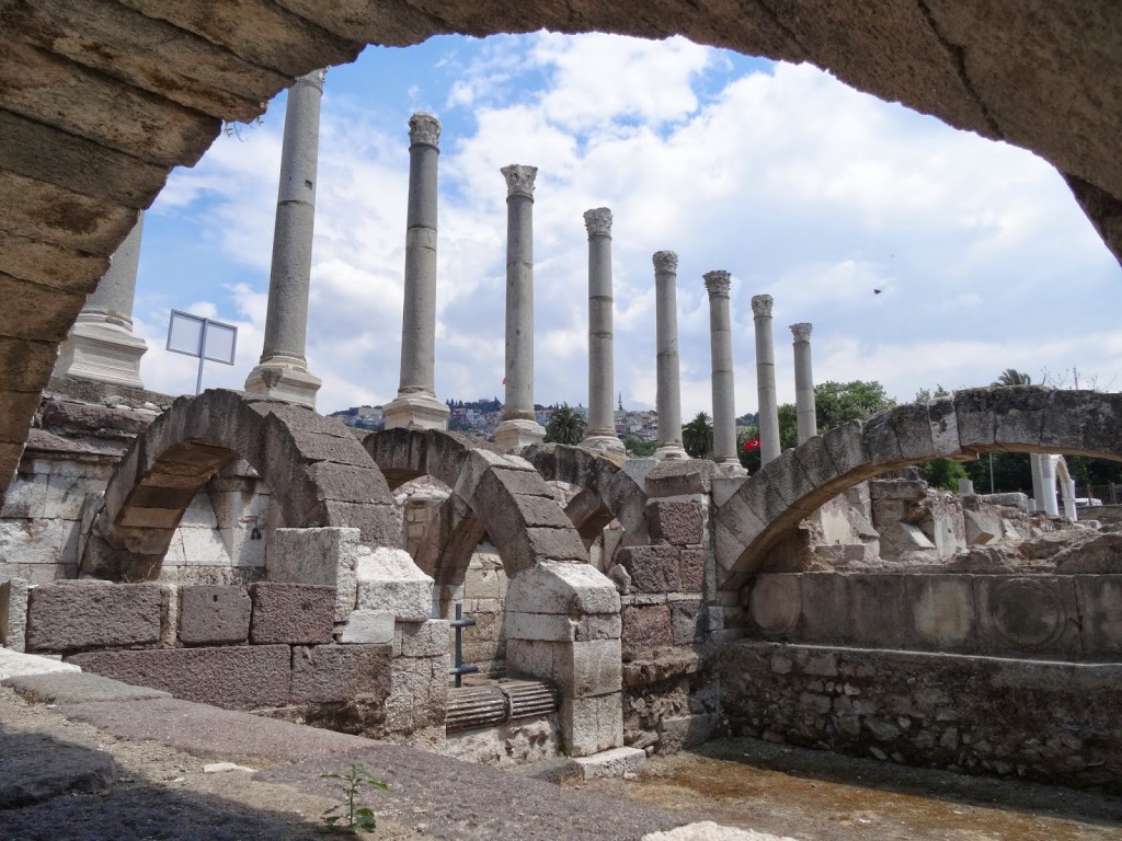 İzmir’de Arkeolojik Kazılara Bakanlık Engeli