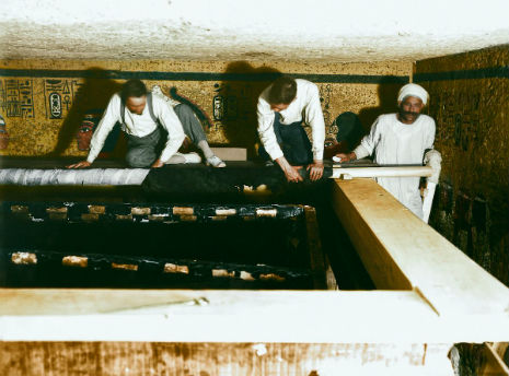 Renklendirilmiş 14 Fotoğrafla 1922 Yılında Tutankamon’un Keşfi