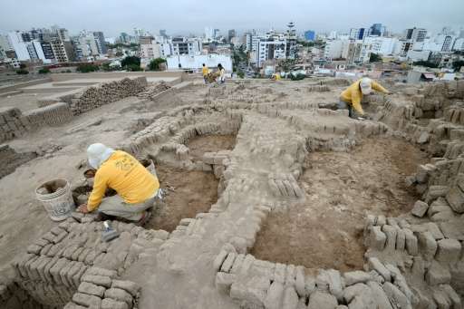 Peru'da Piramit Şekilli Bir Mezarlıkta 1,000 Yıllık Dört Mezar Bulundu
