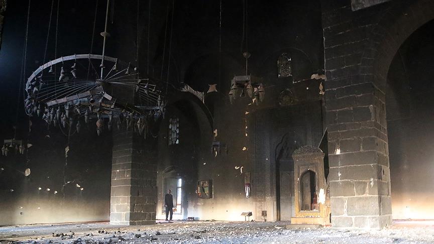 Diyarbakır’daki 500 Yıllık Osmanlı Camii Harap Oldu