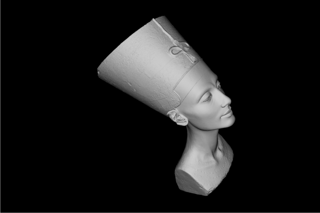 İki Sanatçı Nefertiti Büstünü Gizlice Tarayarak Halka Sundu