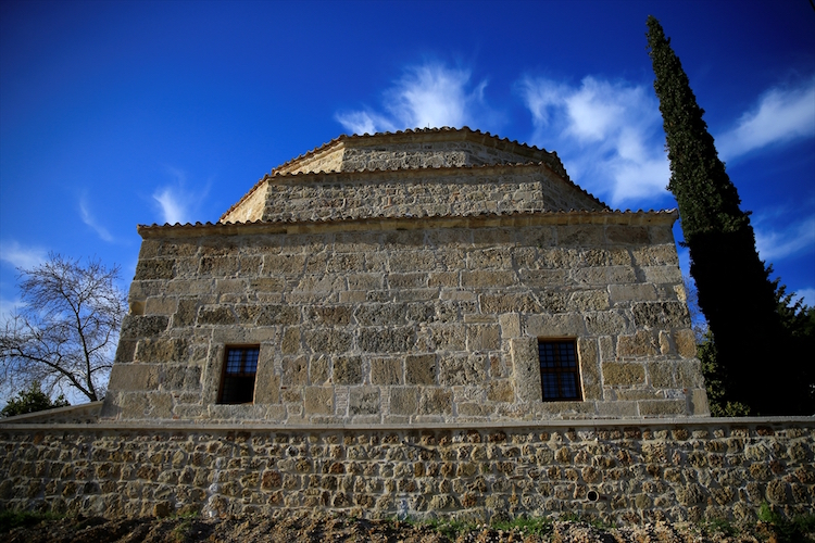 Perge Antik Kenti Taşlarıyla İnşa Edilen Ağalar Camii Restore Edildi