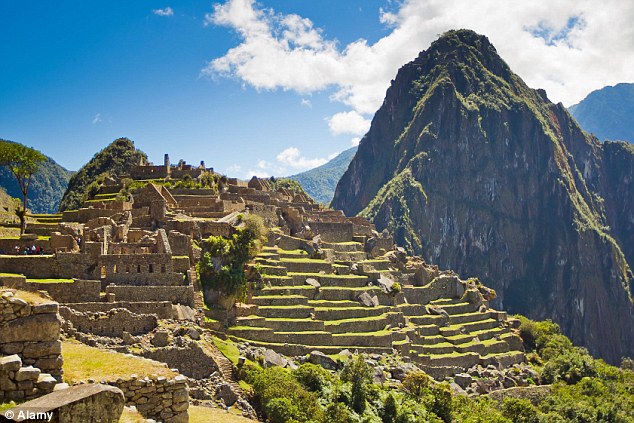 Peru'daki Machu Picchu'da Çıplak Fotoğraf Çeken Turistler Tutuklandı