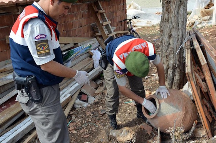 Antalya'da Kaçak Kazıda Mozaikli Bizans Kilisesi Bulundu