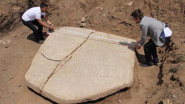 Elazığ'da Gizemli Rölyefin Bulunduğu Alanda Kazılar Başladı