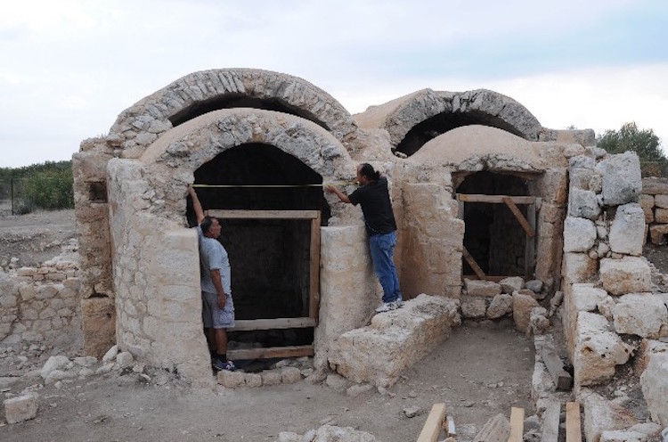 Mersin'de 1800 Yıllık Hamamda Sağlık Dileği Yazıtı Bulundu