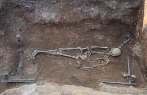 Yunanistan’da Bronz ‘Denizkızı Yatağında’ Kadın Mezarı Bulundu