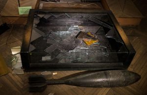 Ukrayna’daki Müze, Çalınan Eserleri Böyle Sergiliyor