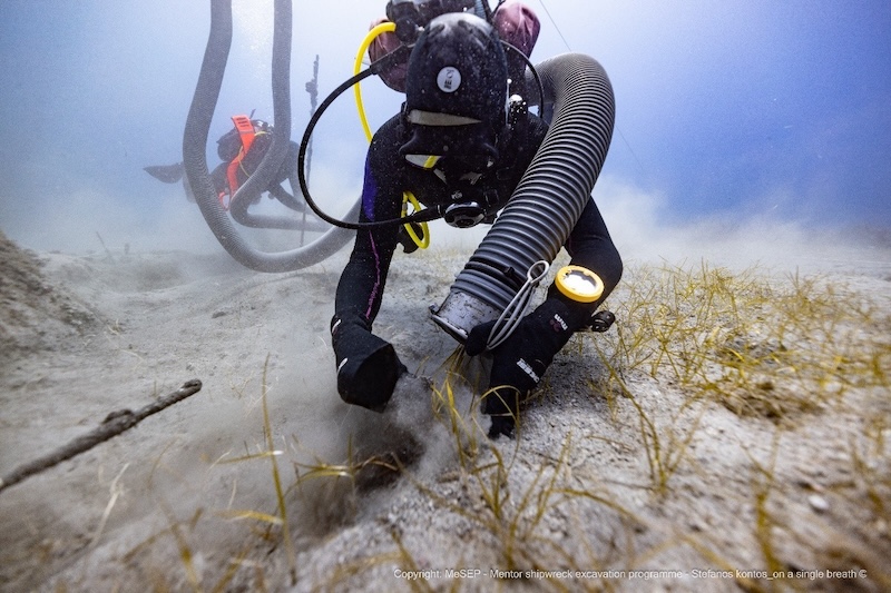 Lord Elgin’in Gemisinde Akropolis’ten Mermer Parça Bulundu